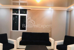 公寓 2-комн 60 m² - 尼科·皮罗斯马尼, Batumi