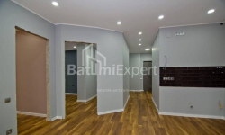 公寓 4-комн 112 m² - 尼科·皮罗斯马尼, Batumi