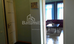 公寓 80 平方米的公寓 - 治安官 Khimshiashvili, Batumi, 佐治亚州。