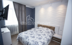 公寓 3-комн 73 m² - 尼科·皮罗斯马尼, Batumi