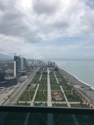 公寓 32 平方米的公寓 - 治安官 Khimshiashvili, Batumi, 佐治亚州。