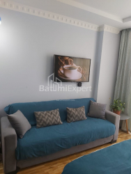 公寓 1-комн 30.7 m² - 治安官 Khimshiashvili, Batumi