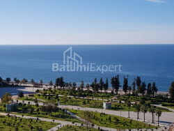 公寓 55.7 平方米的公寓 - 莱赫和玛丽亚·卡钦斯基, Batumi, 佐治亚州。
