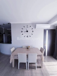 公寓 3-комн 87 m² - 塞利玛·希姆希亚什维利, Batumi