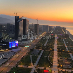公寓 50 平方米的公寓 - 治安官 Khimshiashvili, Batumi, 佐治亚州。