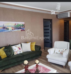 公寓 3-комн 88 m² - 鲁斯塔韦利, Batumi