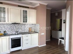 公寓 3-комн 72 m² - 尼科·皮罗斯马尼, Batumi