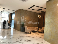 公寓 74.7 平方米的公寓 - 莱赫和玛丽亚·卡钦斯基, Batumi, 佐治亚州。