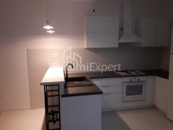 公寓 4-комн 93 m² - 尼科·皮罗斯马尼, Batumi