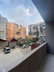 公寓 45 平方米的公寓 - Mamiya Komakhidze 院士, Batumi, 佐治亚州。