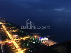 公寓 56 平方米的公寓 - 治安官 Khimshiashvili, Batumi, 佐治亚州。