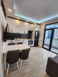公寓 2-комн 40 m² - 尼科·皮罗斯马尼, Batumi