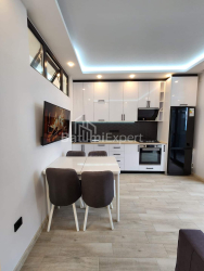 公寓 2-комн 40 m² - 尼科·皮罗斯马尼, Batumi