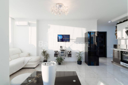 公寓 3-комн 75.6 m² - 尼科·皮罗斯马尼, Batumi