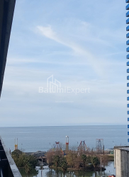 公寓 33 平方米的公寓 - 治安官 Khimshiashvili, Batumi, 佐治亚州。