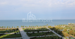 公寓 172.01 平方米的公寓 - 莱赫和玛丽亚·卡钦斯基, Batumi, 佐治亚州。