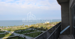 公寓 172.2 平方米的公寓 - 莱赫和玛丽亚·卡钦斯基, Batumi, 佐治亚州。