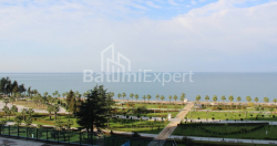 公寓 172.2 平方米的公寓 - 莱赫和玛丽亚·卡钦斯基, Batumi, 佐治亚州。