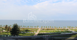公寓 172.2 平方米的公寓 - 莱赫和玛丽亚·卡钦斯基, Batumi, 佐治亚州。