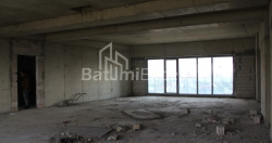 公寓 172.68 平方米的公寓 - 莱赫和玛丽亚·卡钦斯基, Batumi, 佐治亚州。