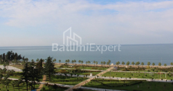 公寓 75.75 平方米的公寓 - 莱赫和玛丽亚·卡钦斯基, Batumi, 佐治亚州。