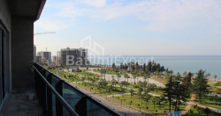 公寓 75.75 平方米的公寓 - 莱赫和玛丽亚·卡钦斯基, Batumi, 佐治亚州。