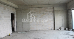 公寓 75.75 平方米的公寓 - 莱赫和玛丽亚·卡钦斯基, Batumi, 佐治亚州。