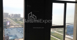 公寓 35 平方米的公寓 - 治安官 Khimshiashvili, Batumi, 佐治亚州。