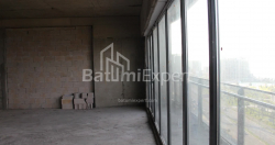 公寓 75.75 平方米的公寓 - 莱赫和玛丽亚·卡钦斯基, Batumi, 佐治亚州。