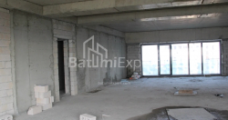 公寓 172.68 平方米的公寓 - 莱赫和玛丽亚·卡钦斯基, Batumi, 佐治亚州。