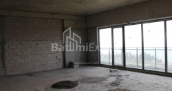 公寓 75.75 平方米的公寓 - 莱赫和玛丽亚·卡钦斯基, Batumi, 佐治亚州。