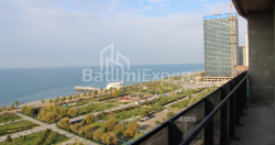 公寓 75.75 平方米的公寓 - 莱赫和玛丽亚·卡钦斯基, Batumi, 佐治亚州。
