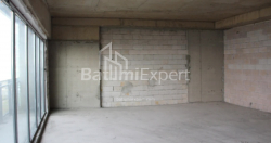 公寓 75.75 平方米的公寓 - 莱赫和玛丽亚·卡钦斯基, Batumi, 佐治亚州。