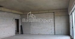 公寓 75.75 平方米的公寓 - 莱赫和玛丽亚·卡钦斯基, Batumi, 佐治亚州。